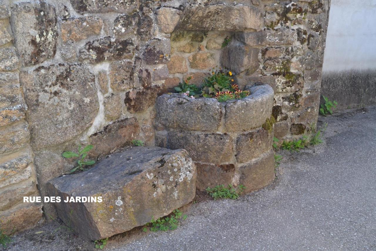 Chambre D'Hotes Des Jardins Fleuris Bed & Breakfast Quintenas Exterior photo